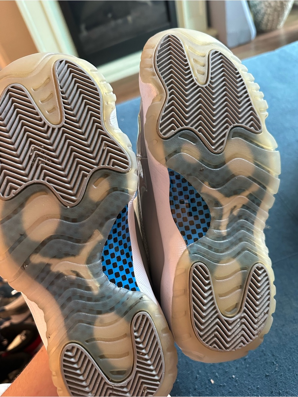Jordan Men's Athletic Shoes in Light Gray and Cream - Picture 5 of 5
